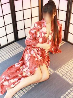 新人心菜(ここな)