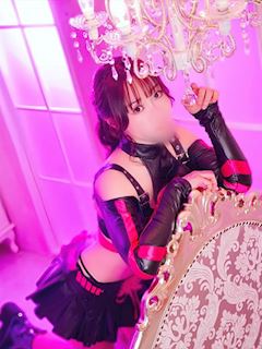 雅❤ 妖しい色気がにじみ出ている瞳と花弁のような唇…