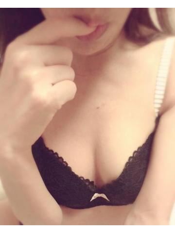 安城の人妻・熟女デリヘル「愛夫人 三河店」里穂(39)のおっぱい写真