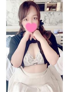 ゆみ♡色白癒し系美女