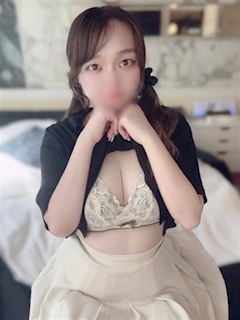 ゆみ♡色白癒し系美女