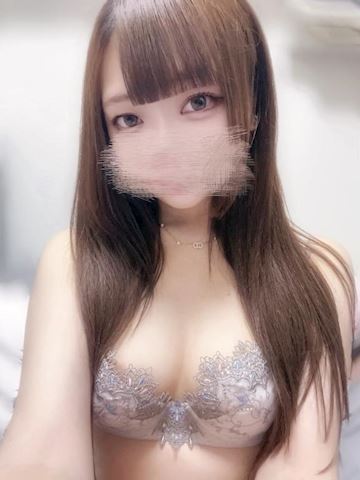 四日市のデリヘル「DIE-SEL」しえる(25)のおっぱい写真
