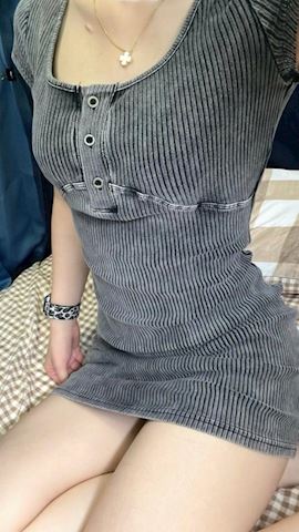 四日市のデリヘル「DIE-SEL おーるじゃんる」なの(18)のおっぱい写真