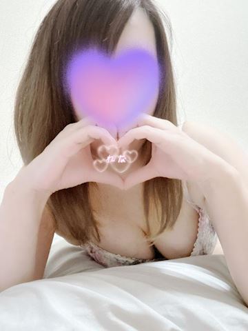 四日市のデリヘル「DIE-SEL おーるじゃんる」れな(40)のおっぱい写真