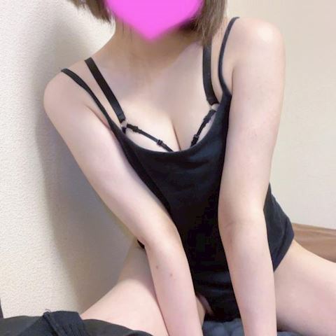 四日市のデリヘル「DIE-SEL おーるじゃんる」ちなつ(22)のおっぱい写真