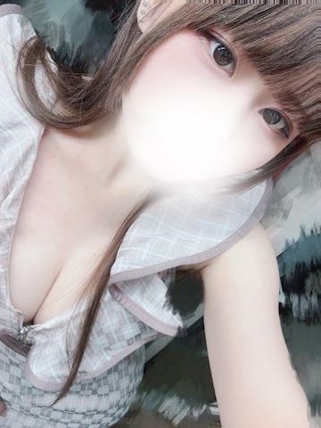 四日市のデリヘル「DIE-SEL おーるじゃんる」ゆかり(23)のおっぱい写真