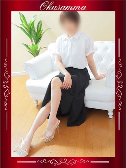 四日市の人妻・熟女デリヘル「隣の奥様＆熟女四日市店」ろな(32)のプロフィール写真