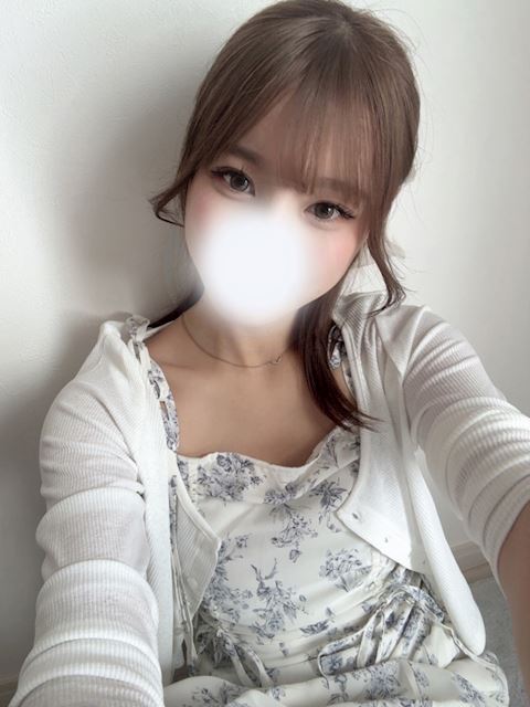 富士・沼津のデリヘル「AV女優&人気フードルが東京からやってくる店 沼津ハンパじゃない東京」なる(19)のプロフィール写真