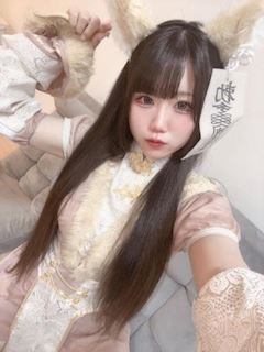 つきな