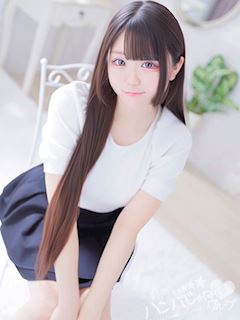 つきな