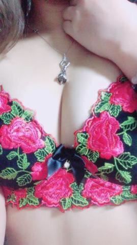 安城の人妻・熟女デリヘル「激安でり ポッキンコ 人妻店」りりあ(26)のおっぱい写真