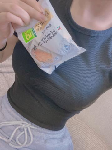 四日市の人妻・熟女デリヘル「Mrs DIESEL」るりあ(18)のおっぱい写真