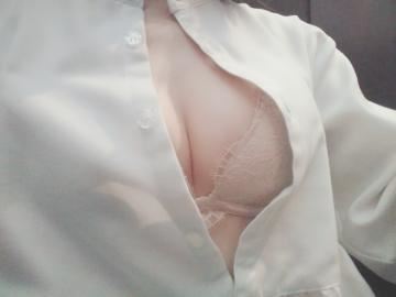 四日市の人妻・熟女デリヘル「Mrs DIESEL」みゆう(43)のおっぱい写真