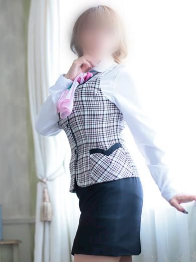 多治見市のデリヘル「不倫商事多治見営業所」OL≫菅野かすみ(31)のプロフィール写真