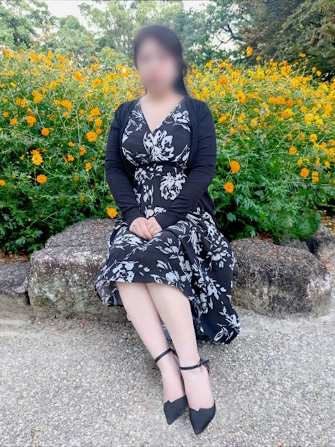 錦・丸の内の人妻・熟女デリヘル「人妻倶楽部ひまわり」なち(42)のプロフィール写真