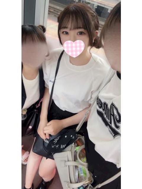 安城のデリヘル「ギャルズパラダイス」みる★細身Eカップ現役大学生★(18)のプロフィール写真