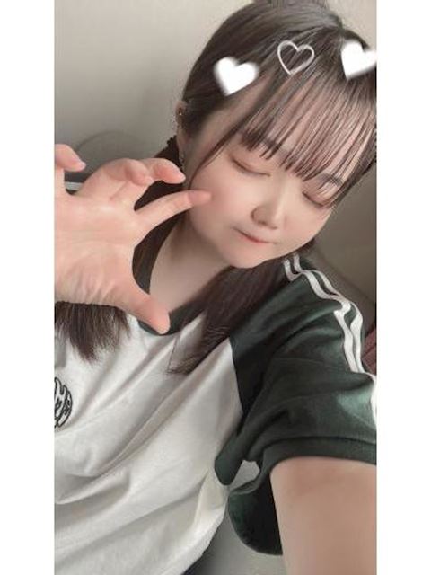 新栄・東新町のぽっちゃりデリヘル「元祖ぽちゃカワ倶楽部」れな(18)のプロフィール写真