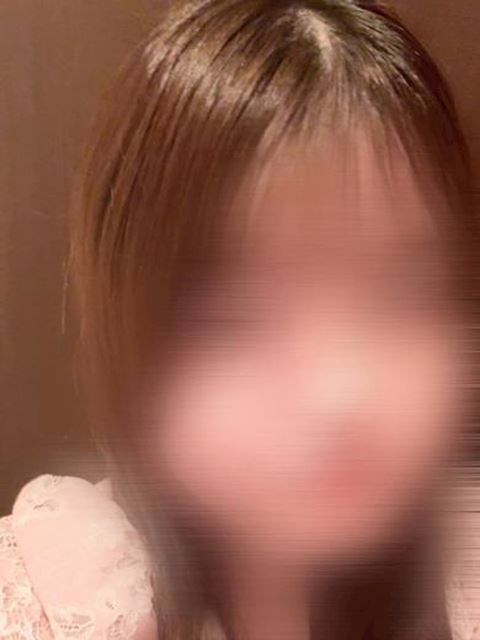新栄・東新町のぽっちゃりデリヘル「元祖ぽちゃカワ倶楽部」えみり(22)のプロフィール写真