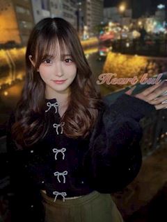 しゅり【未経験色白巨乳18歳】