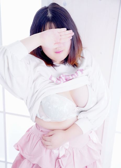 錦・丸の内ののぞき部屋「アート姫」のん(19)のプロフィール写真