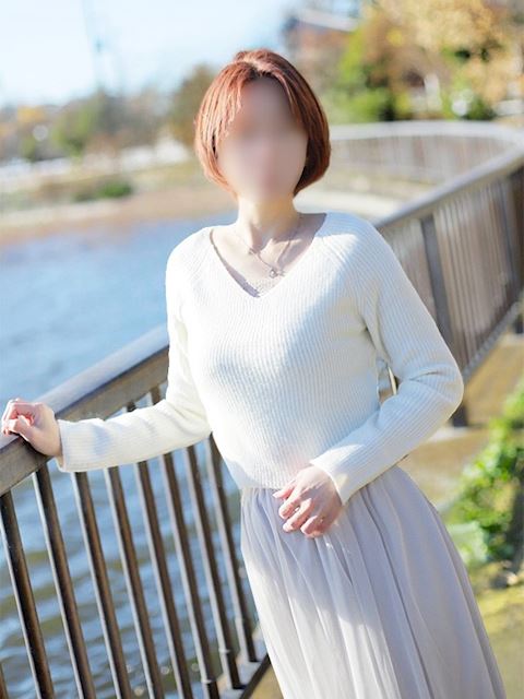 富士・沼津の人妻・熟女デリヘル「こあくまな熟女たち沼津店（KOAKUMAグループ）」伊藤 ひでみ(43)のプロフィール写真