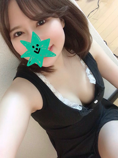 岐阜市のデリヘル「岐阜癒し妻」ゆり(27)のおっぱい写真