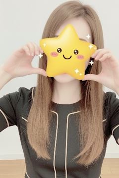 つきな