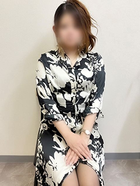 栄の人妻・熟女デリヘル「熟女の風俗最終章 名古屋店」及川（おいかわ）(40)のプロフィール写真