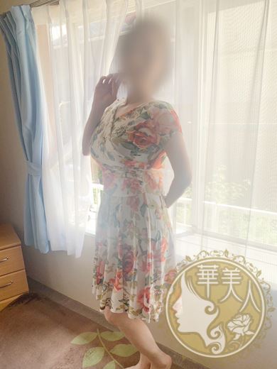 浜松の人妻・熟女デリヘル「華美人」めぐ(44)のプロフィール写真