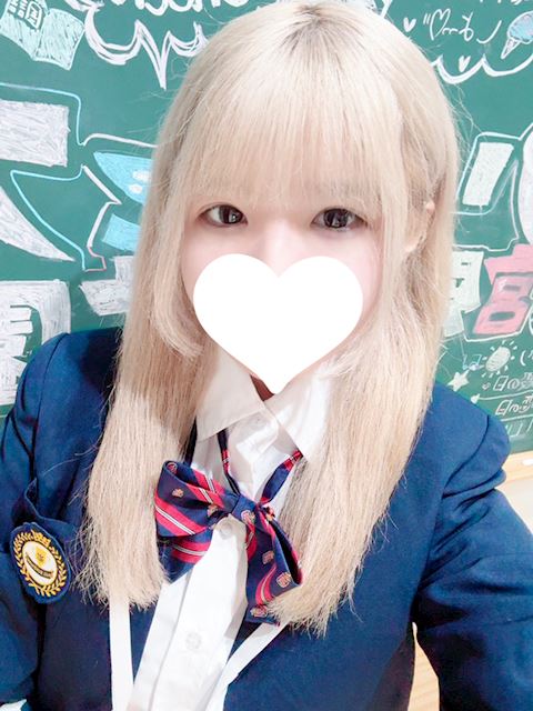 栄のデリヘル「プリンセス宮殿女学園 名古屋校」綾部 まな(19)のプロフィール写真