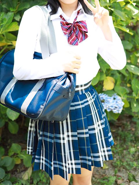 栄のデリヘル「プリンセス宮殿女学園 名古屋校」青島 ゆい(18)のプロフィール写真