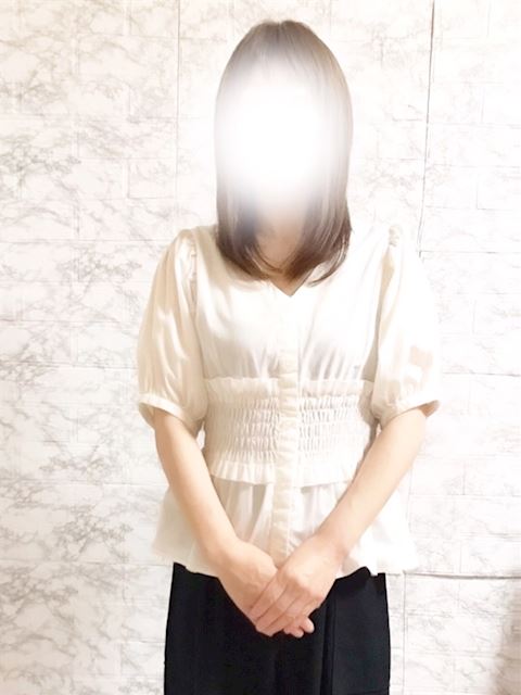 大垣市の人妻・熟女デリヘル「熟女の風俗アウトレット　大垣安八羽島店」あずさ(46)のプロフィール写真