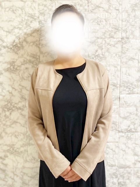 大垣市の人妻・熟女デリヘル「熟女の風俗アウトレット　大垣安八羽島店」るな(55)のプロフィール写真