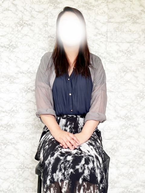 大垣市の人妻・熟女デリヘル「熟女の風俗アウトレット　大垣安八羽島店」みすず(37)のプロフィール写真