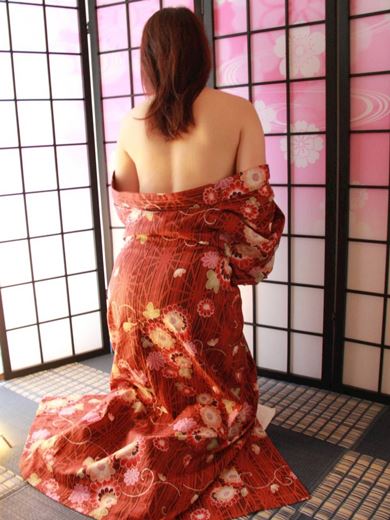 安城の人妻・熟女デリヘル「ラ・マン～癒したい愛人たち～」新人美空(みく)(33)のプロフィール写真