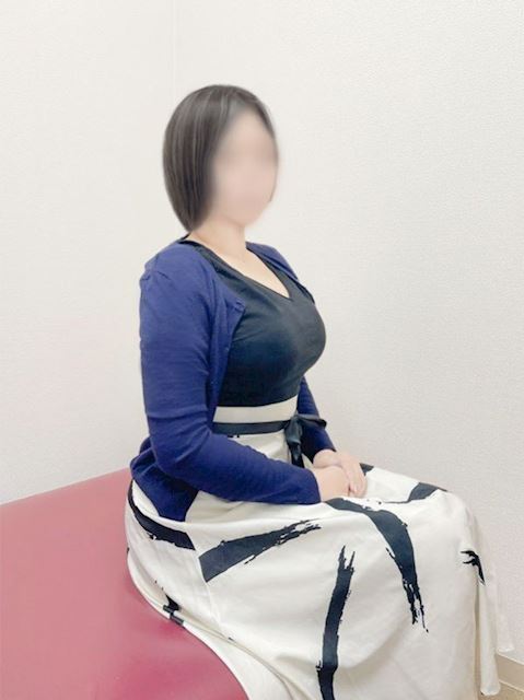 豊橋の人妻・熟女デリヘル「こあくまな熟女たち豊橋店（KOAKUMAグループ）」二階堂うみ(40)のプロフィール写真