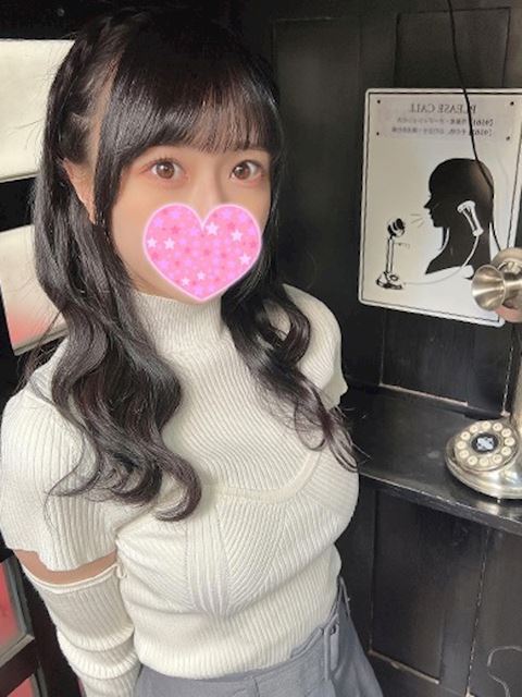 安城のデリヘル「流れでなんでも許しちゃう素人女子」りんか(18)のプロフィール写真