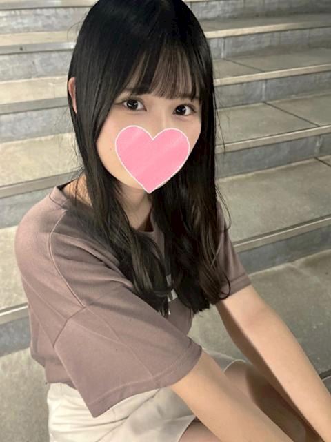 安城のデリヘル「流れでなんでも許しちゃう素人女子」かりん(18)のプロフィール写真