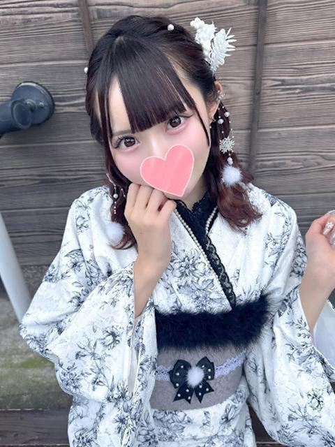 安城のデリヘル「流れでなんでも許しちゃう素人女子」みう(18)のプロフィール写真