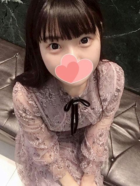 栄のデリヘル「流れでなんでも許しちゃう素人女子」えみり(18)のプロフィール写真