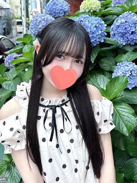 栄のデリヘル「流れでなんでも許しちゃう素人女子」あかり(19)のプロフィール写真