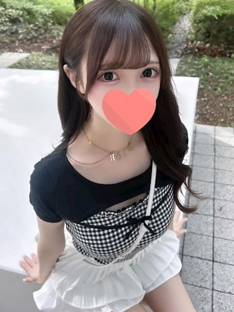 栄のデリヘル「流れでなんでも許しちゃう素人女子」ここみ(20)のプロフィール写真