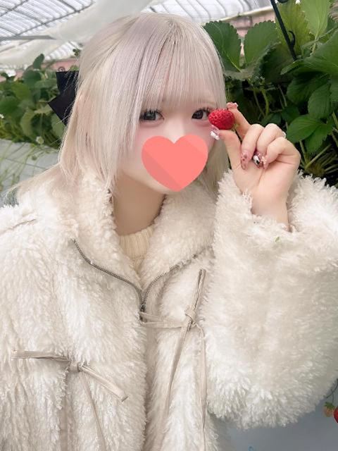 栄のデリヘル「流れでなんでも許しちゃう素人女子」ななみ(18)のプロフィール写真