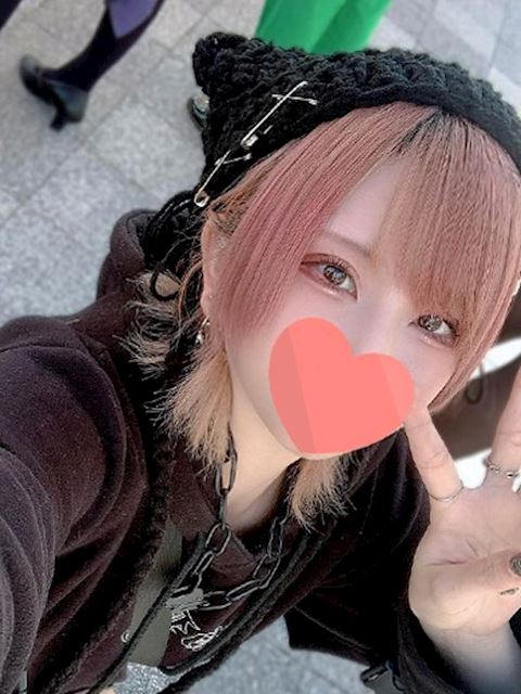 名古屋駅のデリヘル「こんな可愛い子が限界突破の禁断サービス！」おみ(18)のプロフィール写真