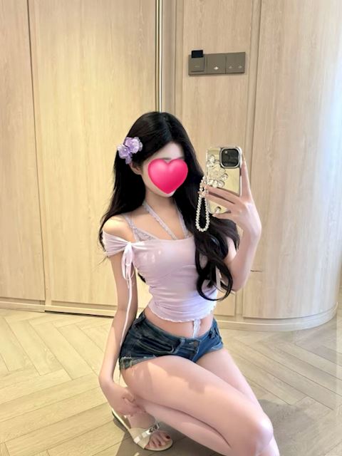 半田・武豊・常滑の人妻・熟女デリヘル「淫乱人妻のキス」ゆい(22)のプロフィール写真